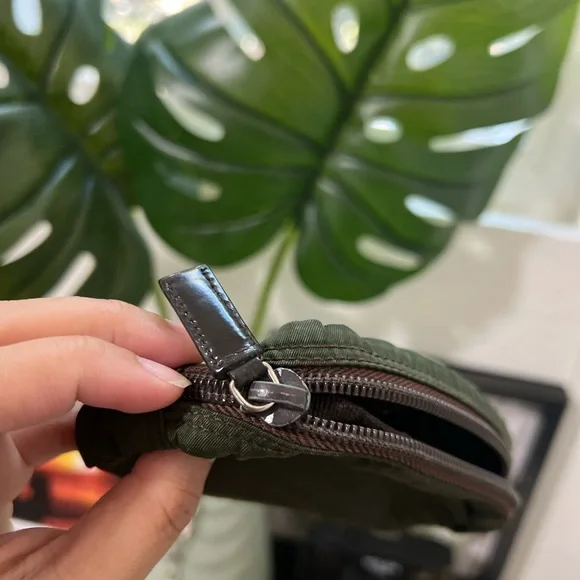 •PRICE FIRM•AUTHENTIC PRADA Small Nylon Pouch - Picture 6 of 7